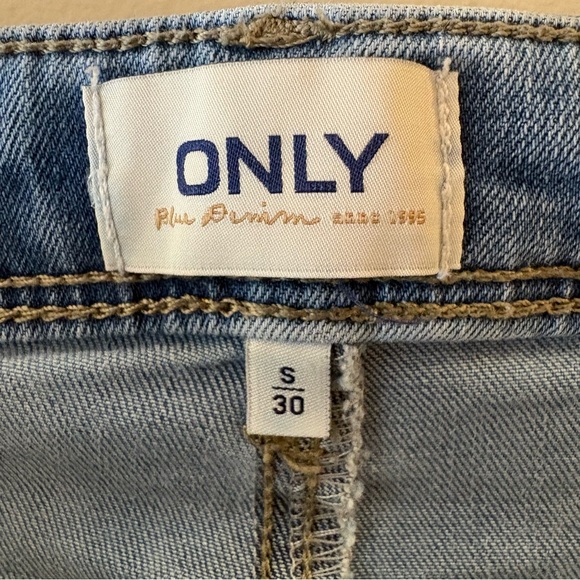 Only Women's light Blue Jeans with flair, copper hardware, size 26 - Picture 4 of 10